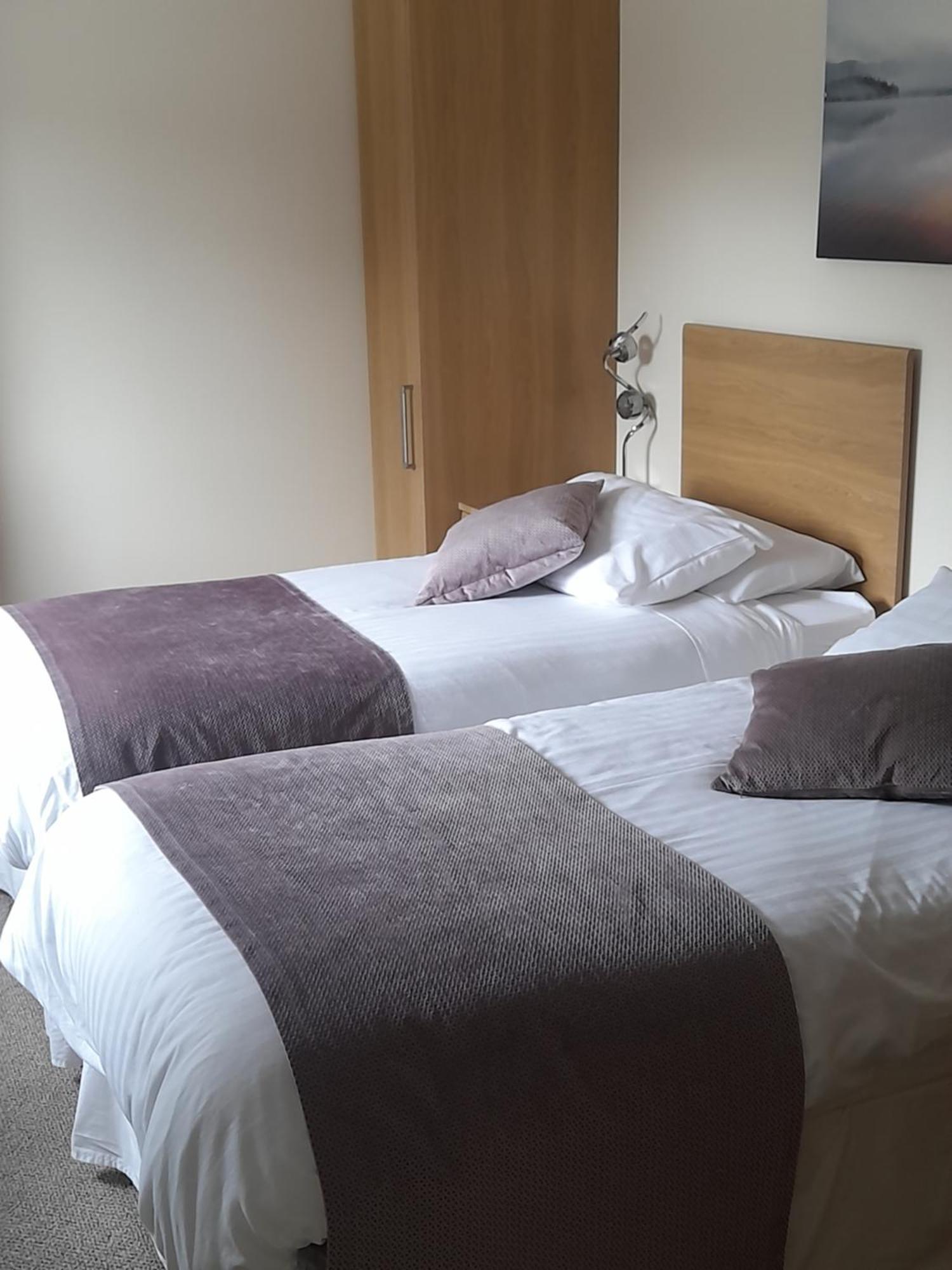 The Armada Bar And Restaurant Bed & Breakfast Armoy Exterior photo