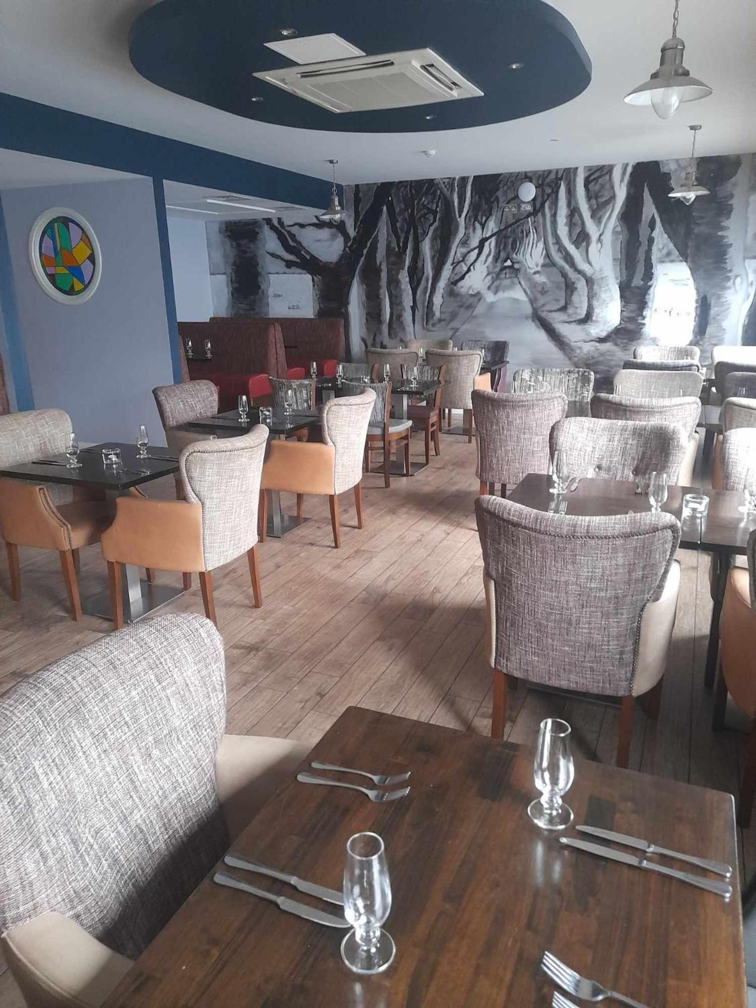The Armada Bar And Restaurant Bed & Breakfast Armoy Exterior photo
